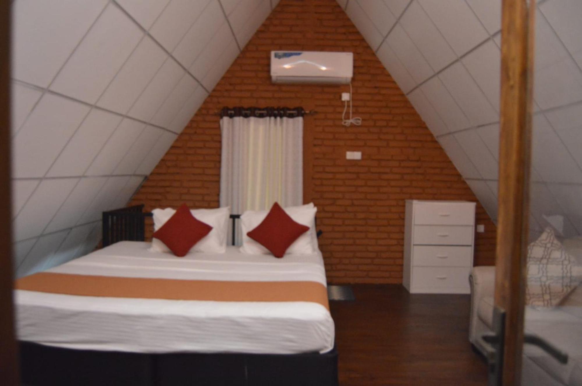 Ciel Star Anuradhapura Hotel ภายนอก รูปภาพ